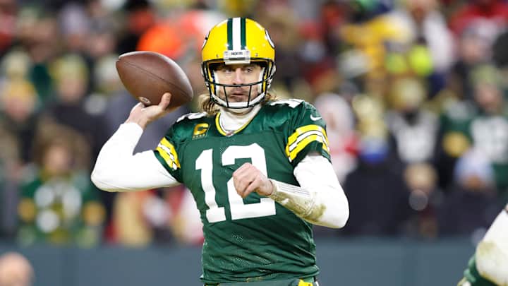 Report: Packers, Aaron Rodgers Discussing Short-Term Deal if QB Chooses to Stay