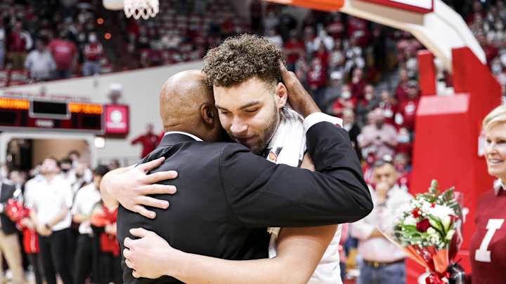 Mike Woodson Said 'We've Got to Keep Fighting' After Hoosiers' Loss to Rutgers Mike Woodson Said 'We've Got to Keep Fighting' After Hoosiers' Loss to Rutgers