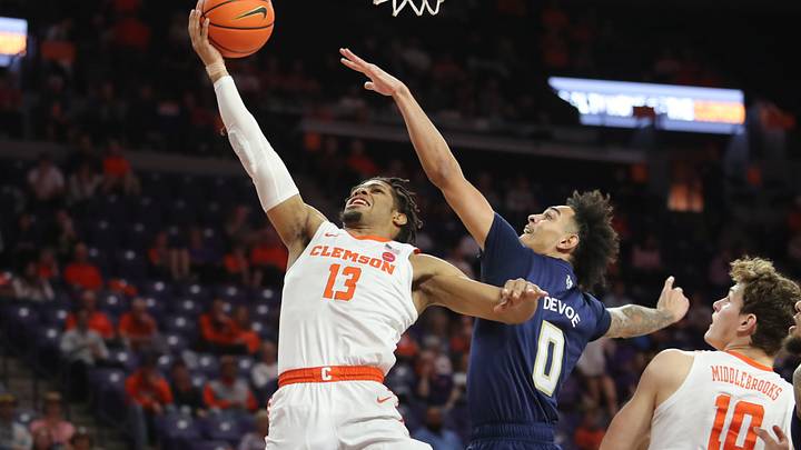 Bohannon’s Last Second Shot Lifts Clemson Past Yellow Jackets