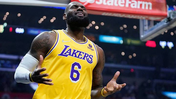 TNT’s Charles Barkley Calls Lakers ‘Bums,’ Says L.A. Shouldn't Be in Primetime