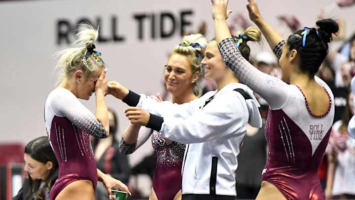 Led by Seniors, Alabama Gymnastics Has Best Score of Season to Beat Arkansas Led by Seniors, Alabama Gymnastics Has Best Score of Season to Beat Arkansas