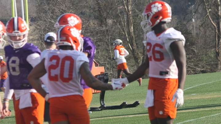 Domonique Thomas Finds Way to Clemson Following Tragic 2021