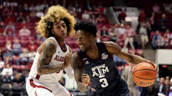 Aggies Survive Bulldogs' Rally for Fourth Straight Win
