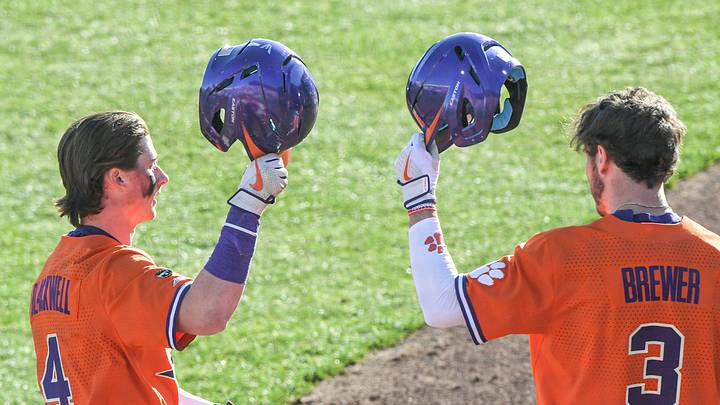 Clemson routs Gamecocks to clinch series
