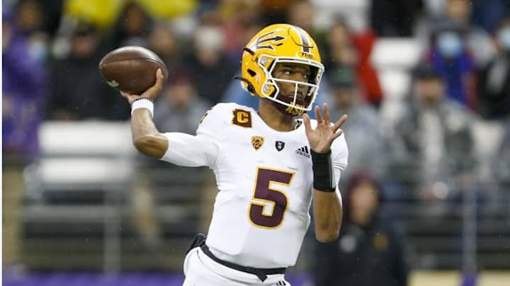 QB Jayden Daniels Won't Be Coming to Cal; He's Headed for the SEC