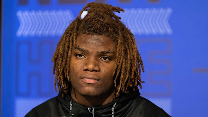 Lewis Cine Finishes 40-Yard Dash at the NFL Combine