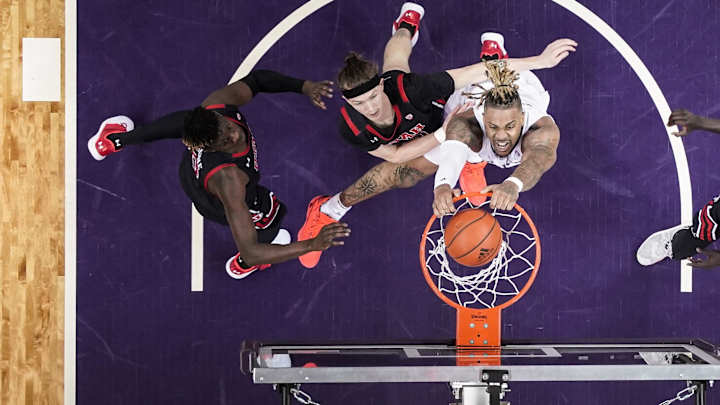 Huskies Go for Sweep of Utah in Pac-12 Tourney Opener Huskies Go for Sweep of Utah in Pac-12 Tourney Opener