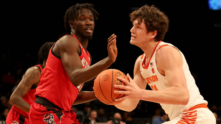 UPDATED: Clemson HC Brad Brownell Comments on PJ Hall's Latest Injury