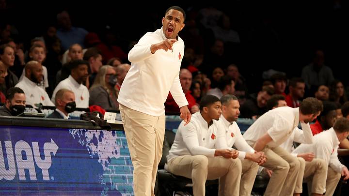 What Mike Pegues, Louisville Players Said After 51-50 Loss vs. Virginia