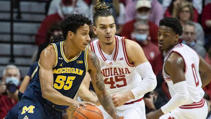 Point Spreads: Indiana a Slight Underdog in Critical Showdown With Michigan Point Spreads: Indiana a Slight Underdog in Critical Showdown With Michigan