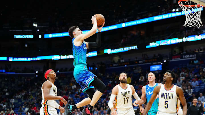 Hornets Sting the Pelicans with 4th-Straight Loss Hornets Sting the Pelicans with 4th-Straight Loss