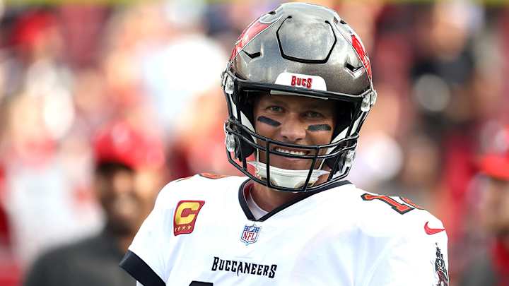 Length of Tom Brady’s Retirement Jokes Flood Twitter