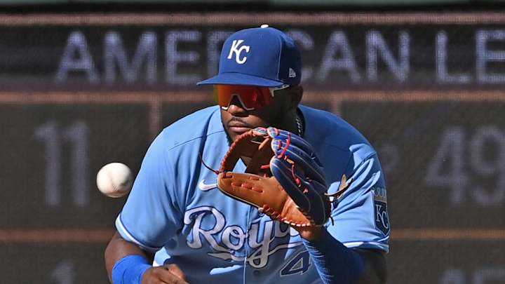 Dodgers Sign Infield Utility Man Hanser Alberto