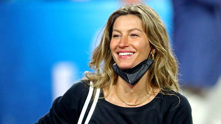 Gisele Bundchen Trashes Bucs Offensive Line While Talking About Tom Brady’s Final Game Gisele Bundchen Trashes Bucs Offensive Line While Talking About Tom Brady’s Final Game