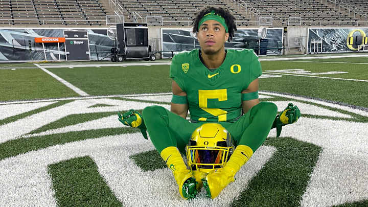 Oregon Ducks in Hot Pursuit of 2023 Cornerback Caleb Presley