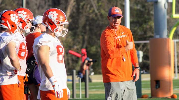 Defense Sets Tone in Second Spring Scrimmage