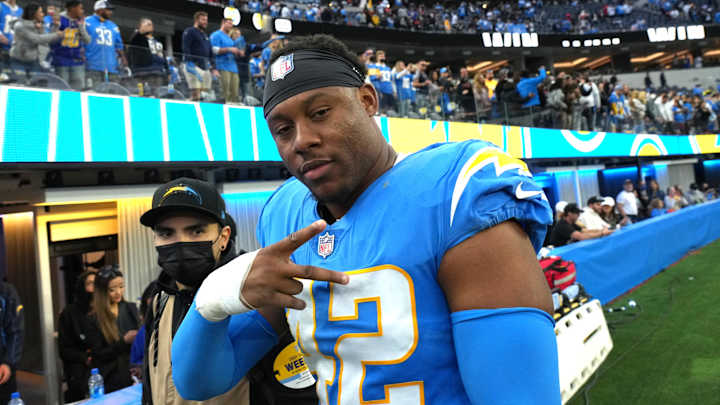 LB Uchenna Nwosu Signs Lucrative Deal With Seattle Seahawks LB Uchenna Nwosu Signs Lucrative Deal With Seattle Seahawks