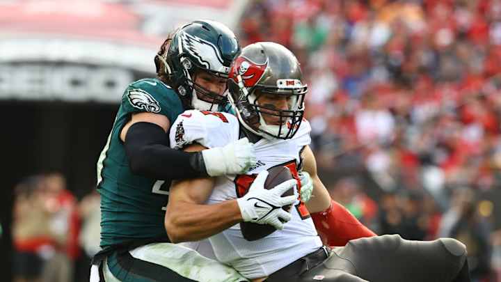 Broncos Add Former Eagles Leading Tackler Alex Singleton