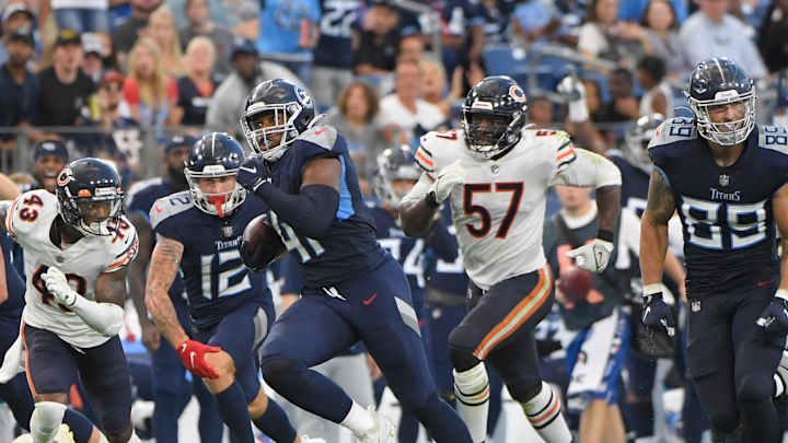 Derrick Henry's Fullback Signed by Bears