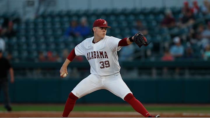 Comeback Effort Falls Short as Alabama Baseball Falls to Texas A&M, 3-2