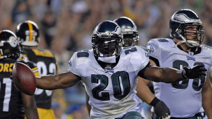 Brian Dawkins Believes in Jalen Hurts, Responds to Howie Roseman Extension Brian Dawkins Believes in Jalen Hurts, Responds to Howie Roseman Extension