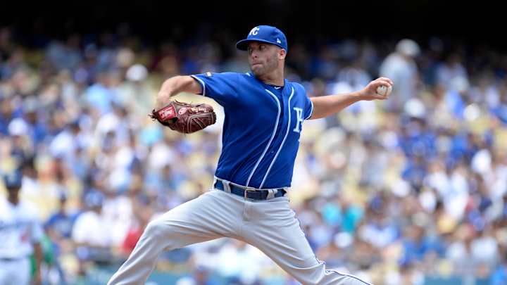 Dodgers Re-Sign Veteran Starting Pitcher to Major League Deal