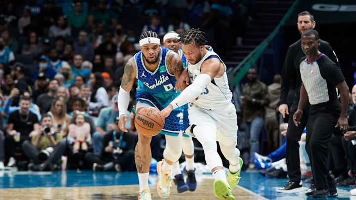 Mavericks Accomplish Road Goal Despite Poor Ending Mavericks Accomplish Road Goal Despite Poor Ending