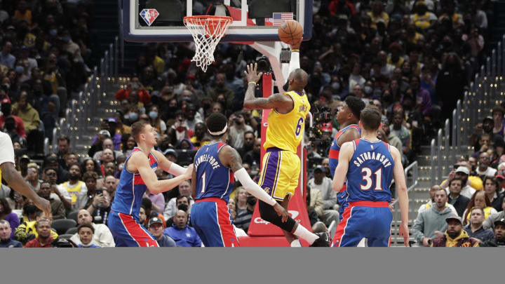 LeBron James Passes Karl Malone, Moves Into No. 2 on NBA Career Scoring List