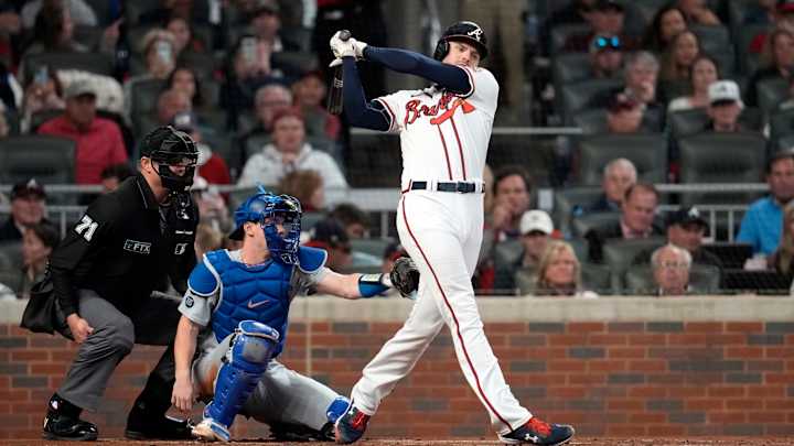 Dodgers: Watch Freddie Freeman's First Moments at Camelback Ranch