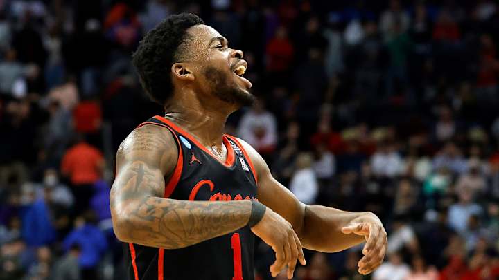 Sweet 16-Bound, This Houston Team Is Vintage Kelvin Sampson Sweet 16-Bound, This Houston Team Is Vintage Kelvin Sampson