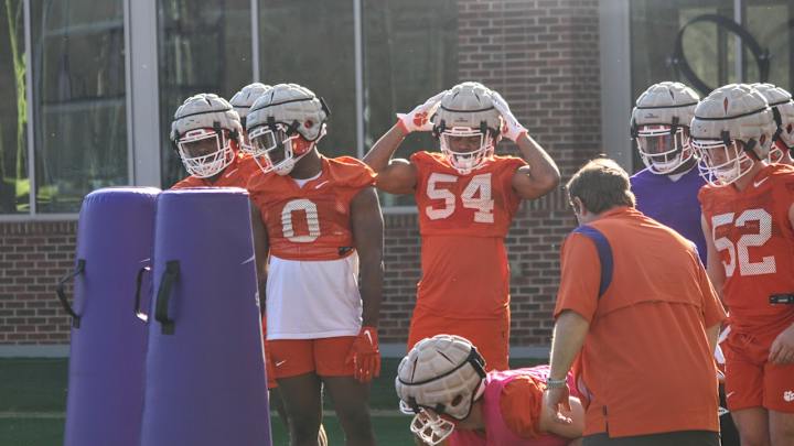 Clemson Linebackers are Finding New Voices this Spring