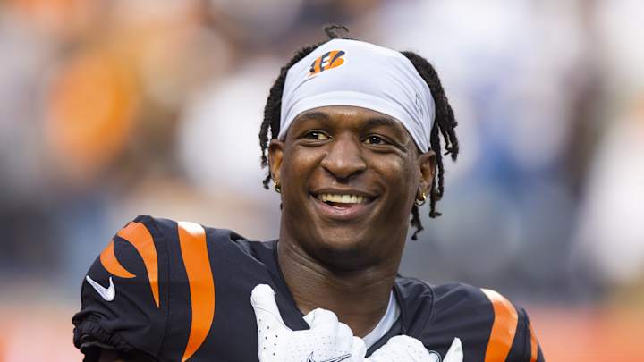 Mike Hilton Appears to be Recruiting Top Free Agent Cornerback