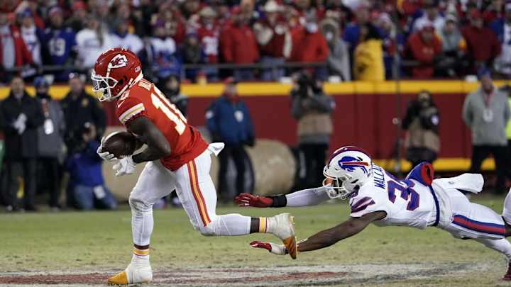 Tyreek Hill To Face Bills at Least Twice per Season After Trade to Dolphins