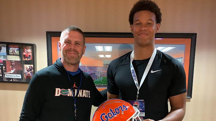 Florida Gators Make Top Schools for OT Lucas Simmons