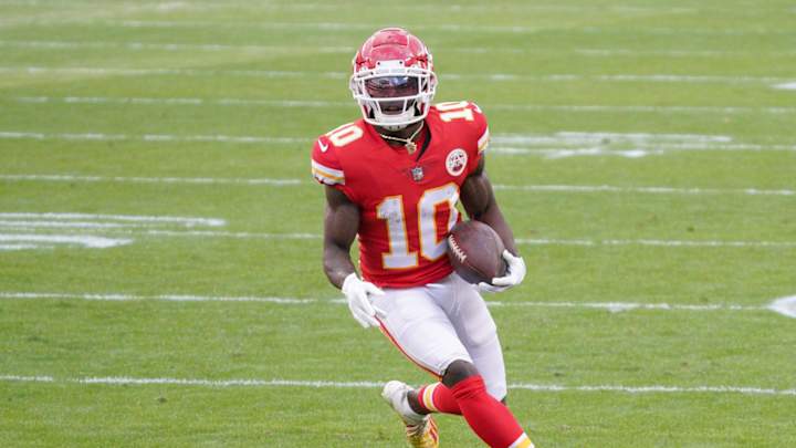 Jets 'Willing' to Trade No. 10 Pick and More to Chiefs For Tyreek Hill