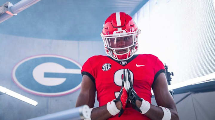 WATCH: Darris Smith Looks INSANE on Track at 6'6 WATCH: Darris Smith Looks INSANE on Track at 6'6