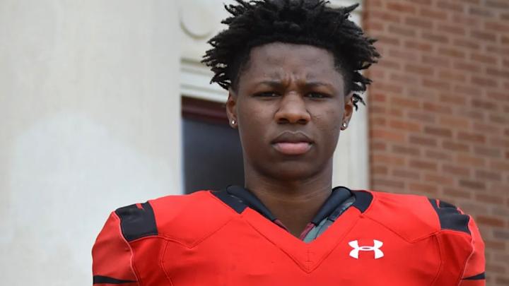 Huskies Offer Indiana Receiver, Hoping to Pry Him from Basketball