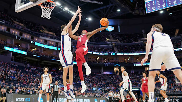 Fans React to Officiating in Gonzaga-Arkansas Game