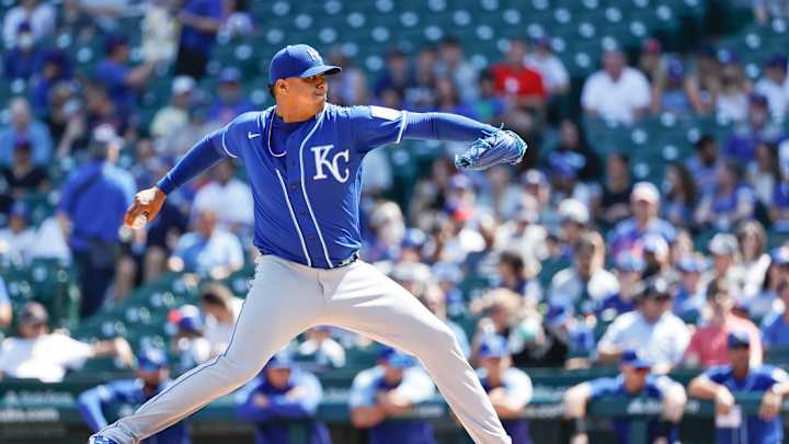Hernandez, Royals Aim to Keep Perfect Spring Record Going vs. Rangers Hernandez, Royals Aim to Keep Perfect Spring Record Going vs. Rangers
