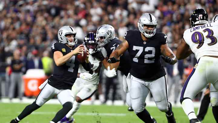 Raiders Re-Sign Offensive Lineman Jermaine Eluemunor