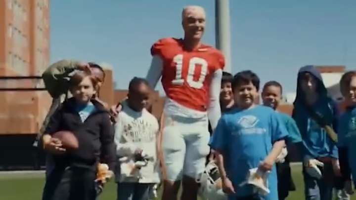 WATCH: Vols Meet ‘VIPs’ After Saturday Spring Practice