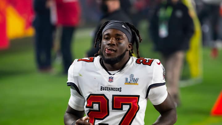 Former Tampa Bay Buccaneers running back signs with Kansas City Chiefs