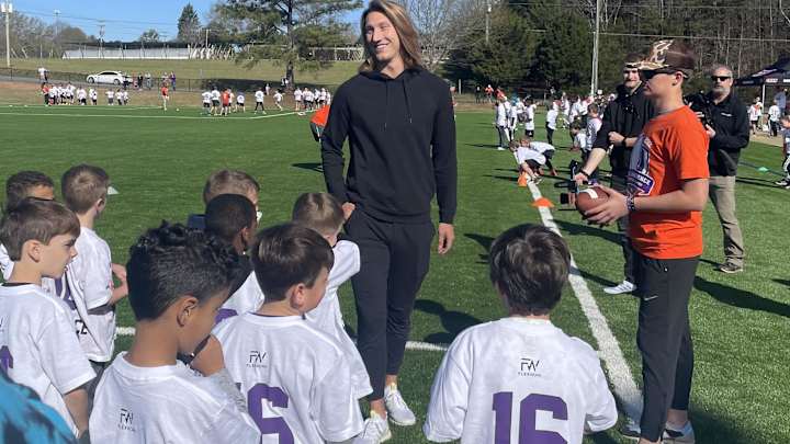 Trevor Lawrence Feels Criticism on Brandon Streeter is Not Warranted Trevor Lawrence Feels Criticism on Brandon Streeter is Not Warranted