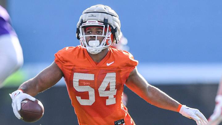 'Special' Carter, 'Smart' Trotter Impressing Clemson's DC/Linebacker Coach