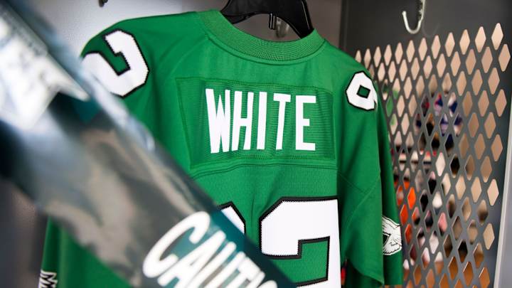 Jeffrey Lurie Announces Eagles Will Return to Kelly Green Scheme in 2023 Jeffrey Lurie Announces Eagles Will Return to Kelly Green Scheme in 2023