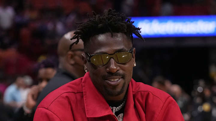 Antonio Brown back in the news after speaking with TMZ Sports