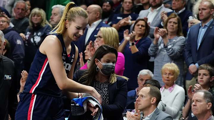 UConn Forward Dorka Juhász Announces She's Returning Next Season After Wrist Injury