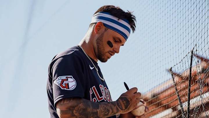 Leon Elects Free Agency, Lavastida Inside Track To Back Up Hedges