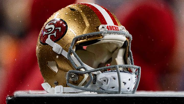 Daniel Brunskill and Jauan Jennings Officially Sign One-Year Tendered Contracts