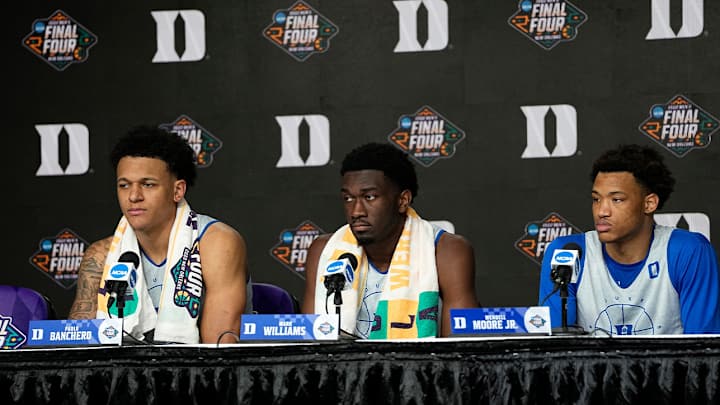 March Madness Betting Advice: Favorite Kansas-Villanova, Duke-North Carolina Bets